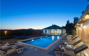 Beautiful Home In Caporice
